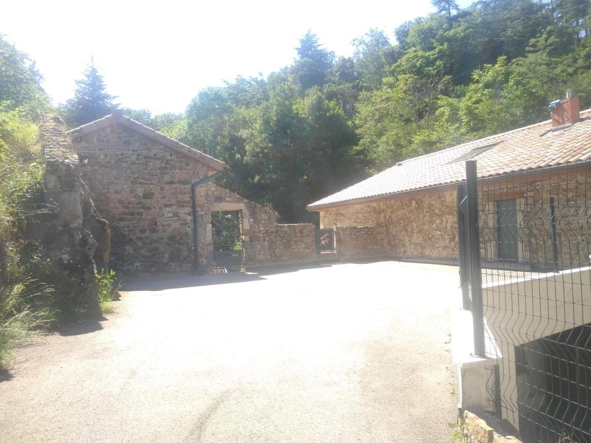Pélussin Gite Au Coeur Du Parc Naturel Regional Du Pilat מראה חיצוני תמונה